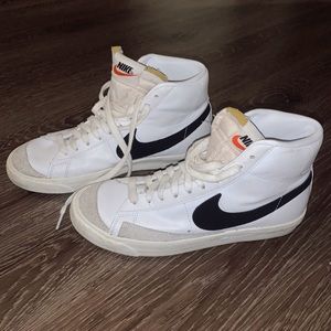 LIGHTLY WORN VINTAGE NIKES